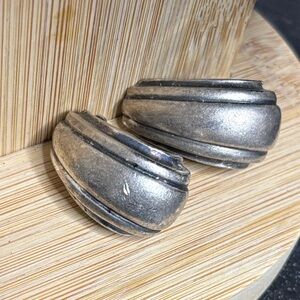 Vintage Chinky Silver Tone Clip On Earrings